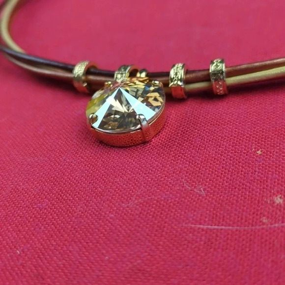 B-JWL-D Amber Color Pendant Choker - Picture 7 of 12